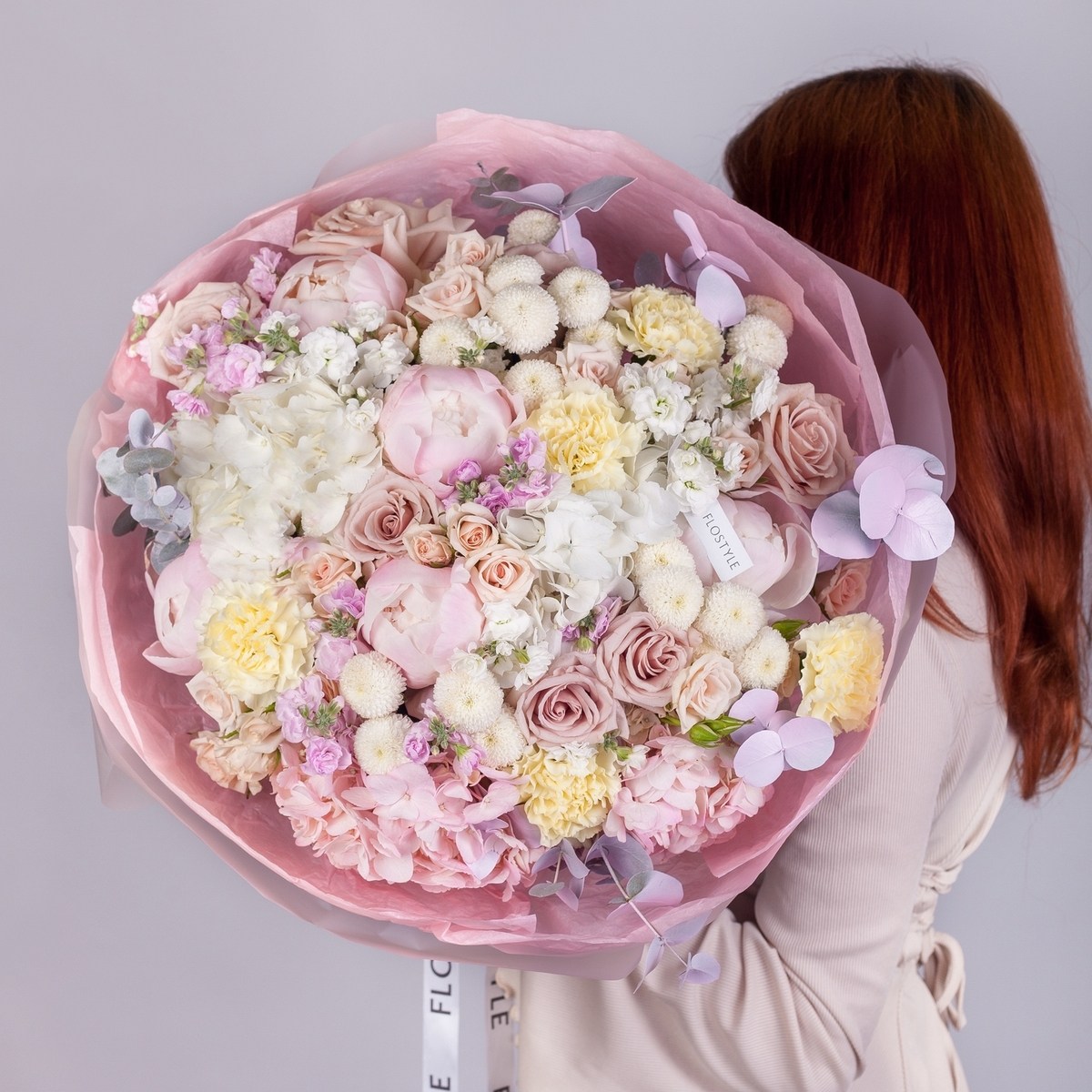 bolshoj buket s pionami i gortenziej 3